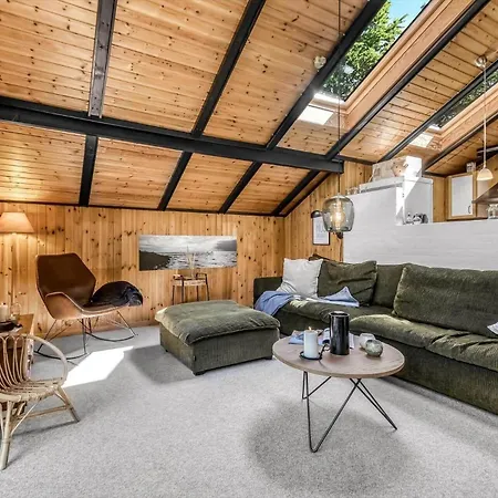 C11249-hemmet-raevekrogen-88 Nyaraló *