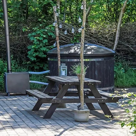 C11249-hemmet-raevekrogen-88 Nyaraló